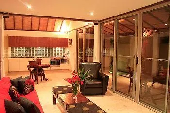 Amala Villa خليج بيرون